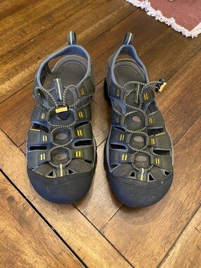 Keen Gray Outdoor Water Sandals with Yellow Accents. Size 11